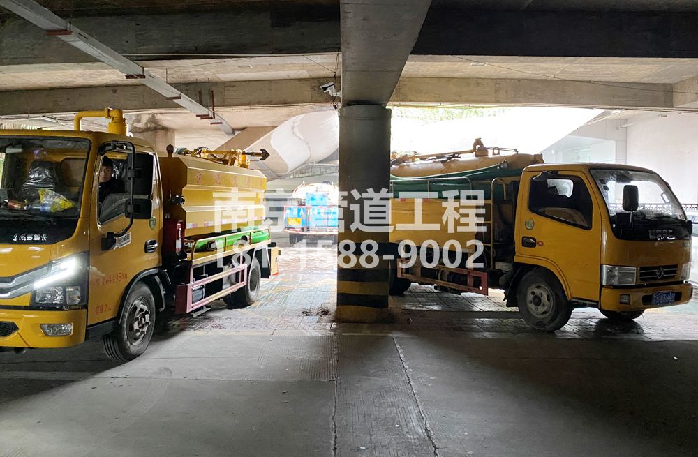 274普陀商场地下室化粪池清理